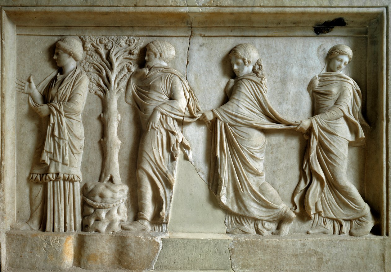 Gresk kunst: lavt relieff som representerer tre nymfer som følger en ung kvinne. 2. århundre f.Kr. Athen, Piree-museet av Greek