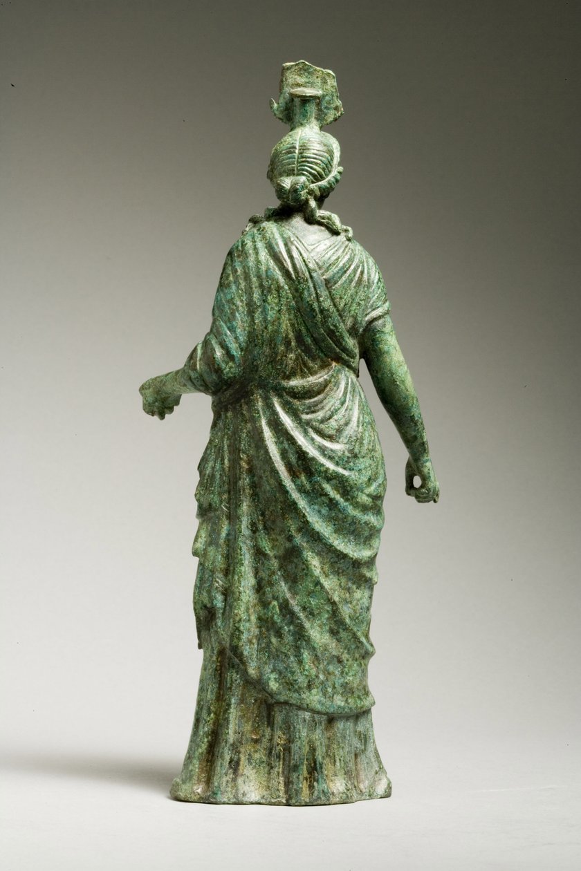 Sett bakfra av en statue av Isis Fortuna, hellenistisk, 1. århundre f.Kr.-1. århundre e.Kr. (bronse) (se 270388 for frontvisning) av Greek