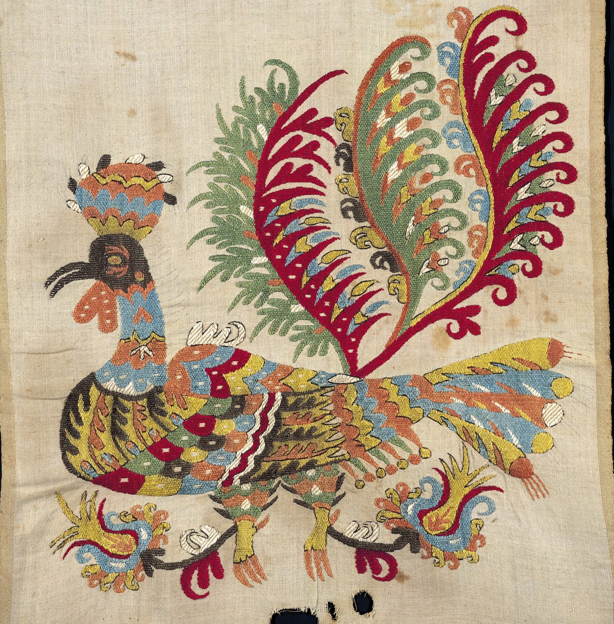 Del av den ene kanten av et laken, fra Skyros, Sporadene (lin brodert med silketråd) (detalj av 271905) av Greek School