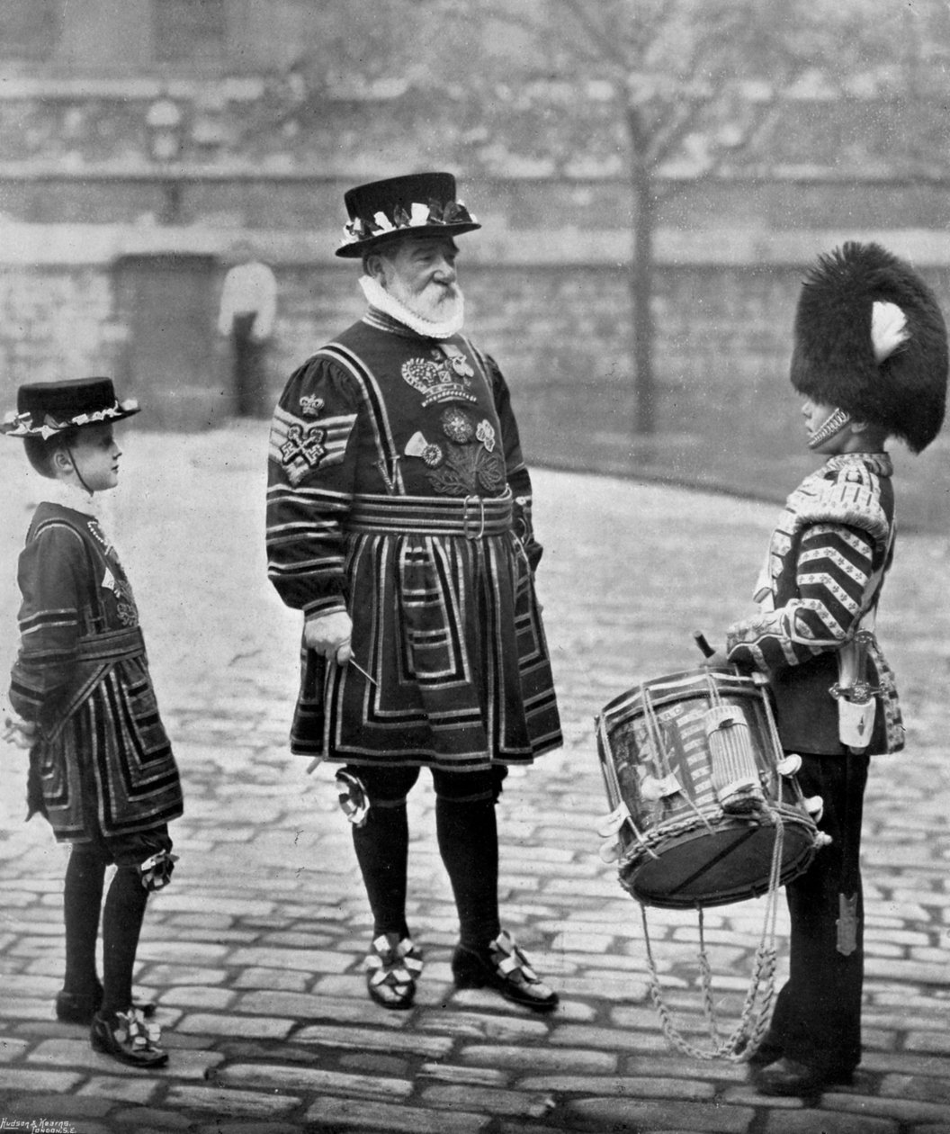 Sersjant-major Patrick Penrose, Yeoman Porter, London, 1896 av Gregory and Co