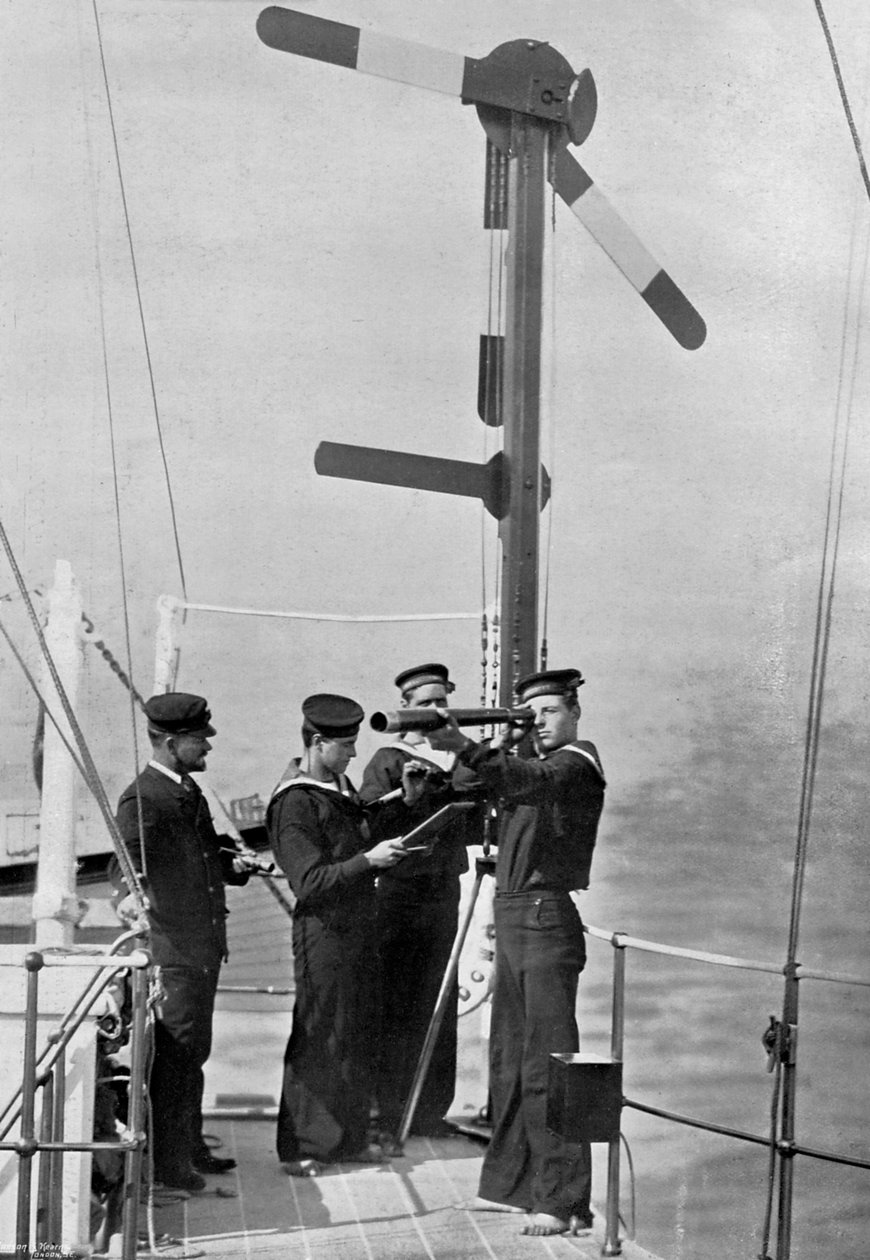 Signalering med semafor om bord på HMS Camperdown, 1895 av Gregory and Co