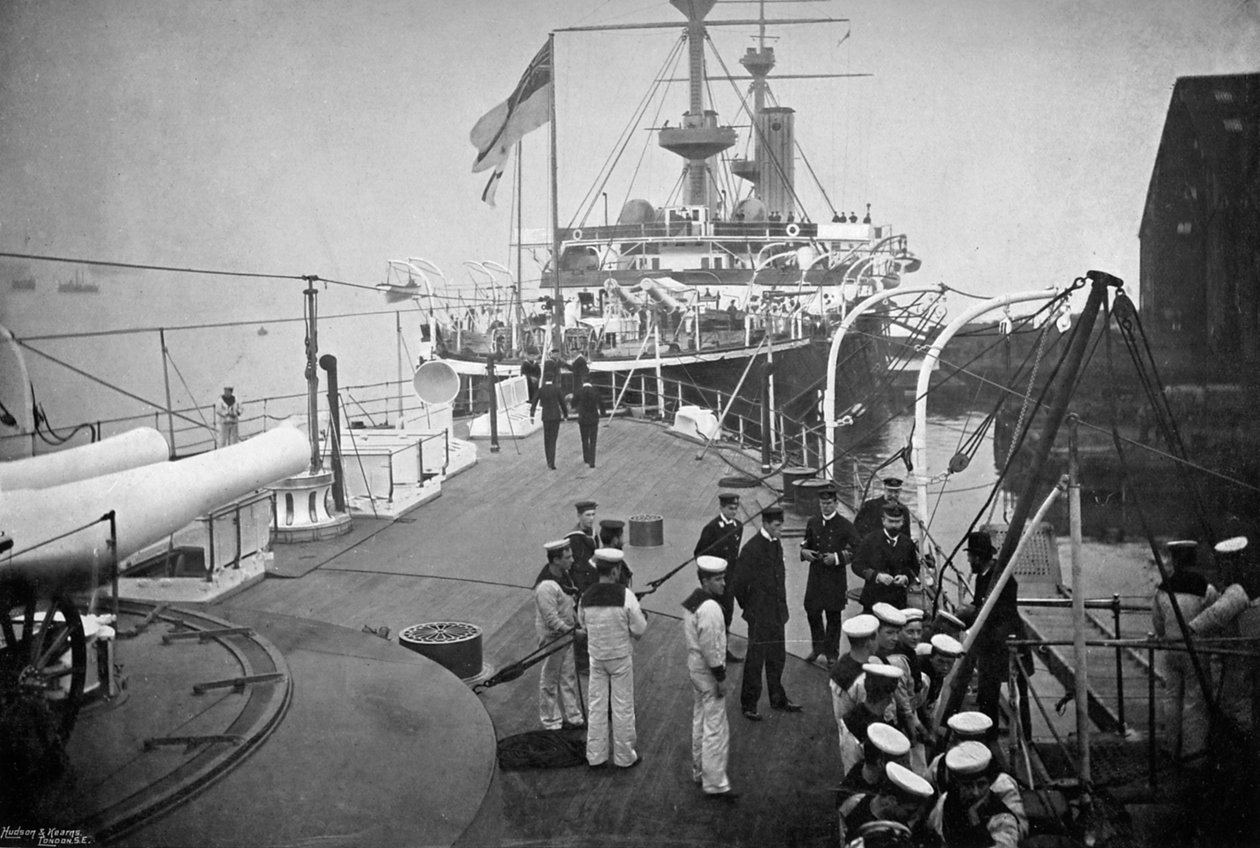 Slagskipet HMS Resolution, Portsmouth, Hampshire, 1896. av Gregory and Co