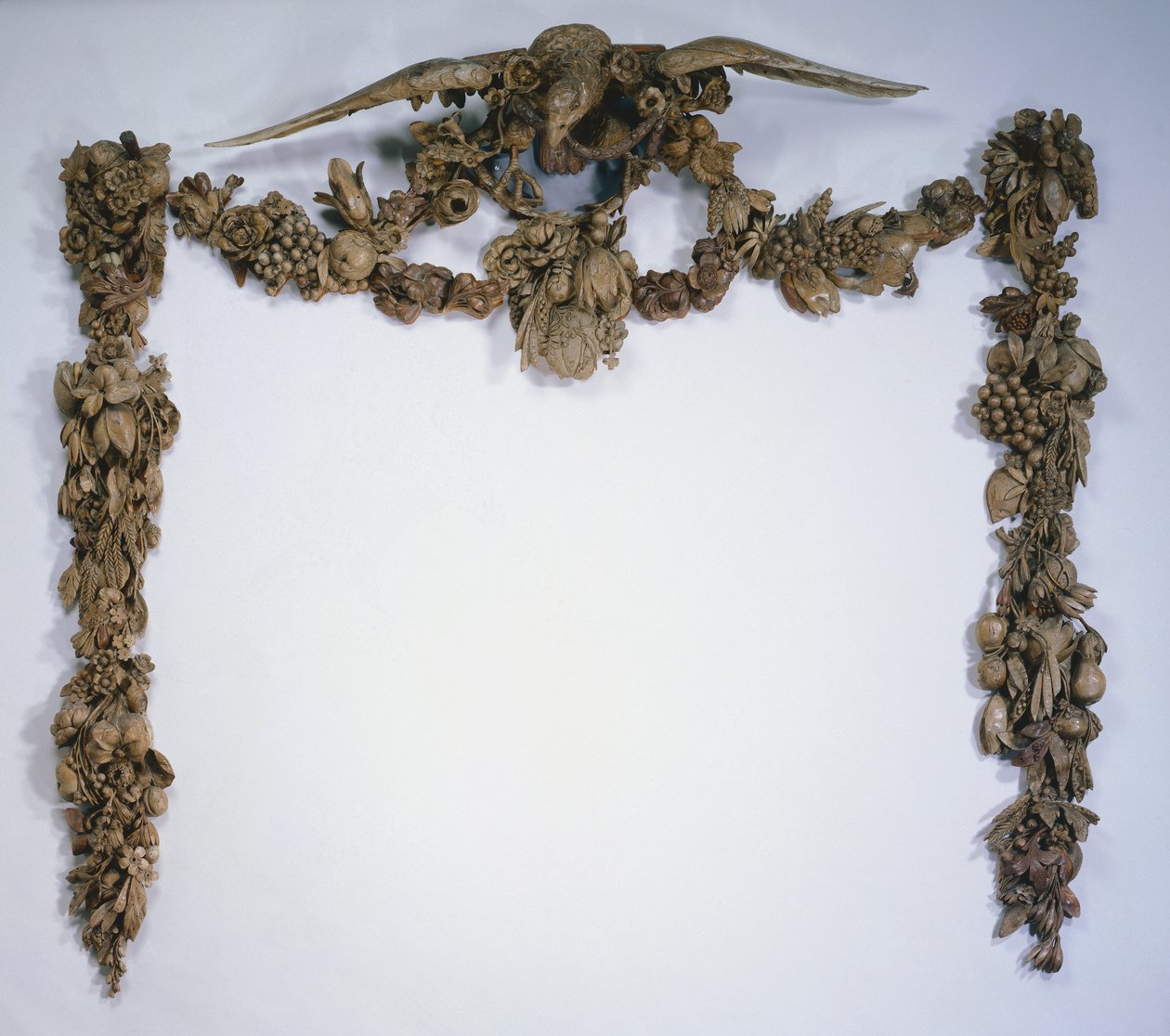 Overmantel dekorasjon, ca. 1675-1677. av Grinling Gibbons