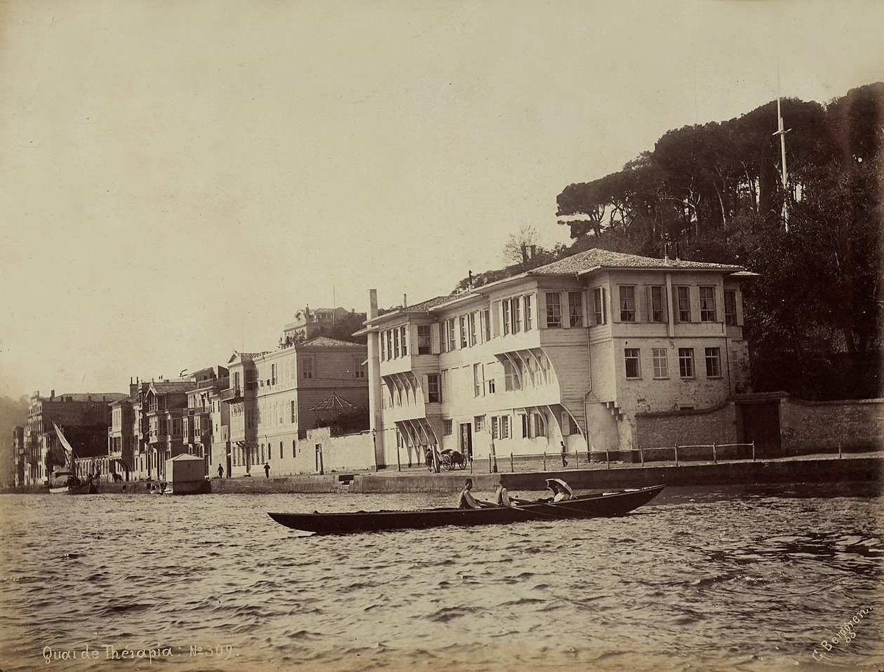 Bygninger langs Tarabya-bukten, ved Marmarahavet, Tyrkia av Guillaume Berggren