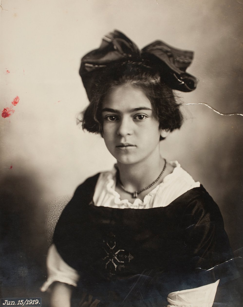 Frida Kahlo, 15. juni 1919 av Guillermo Kahlo