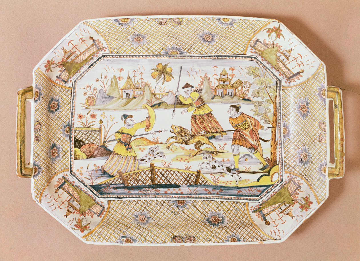 Åttekantet fat med kinesisk mønster av en løvejakt, ca. 1730 (keramikk) av Guillibaud