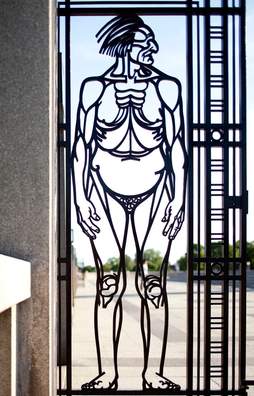 Inngangsporten til skulpturparken (jern) av Gustav Vigeland