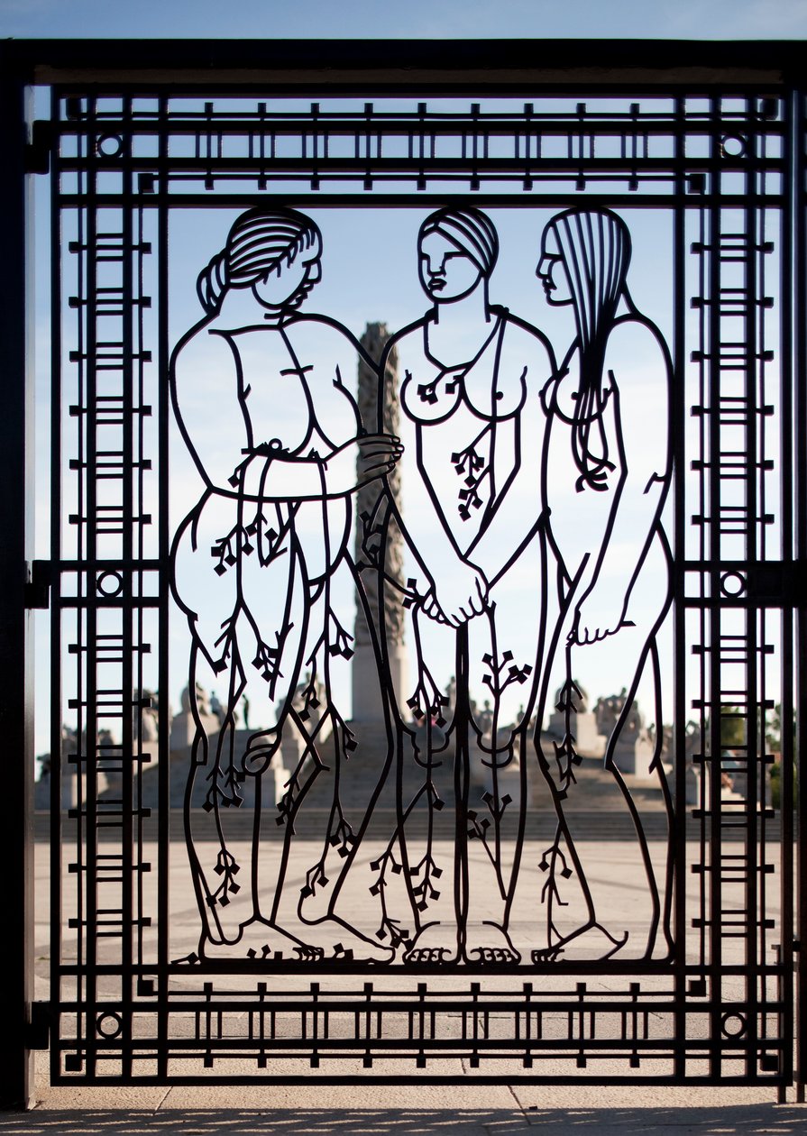 Inngangsporten til skulpturparken, tre kvinner (jern) (se også 346459) av Gustav Vigeland