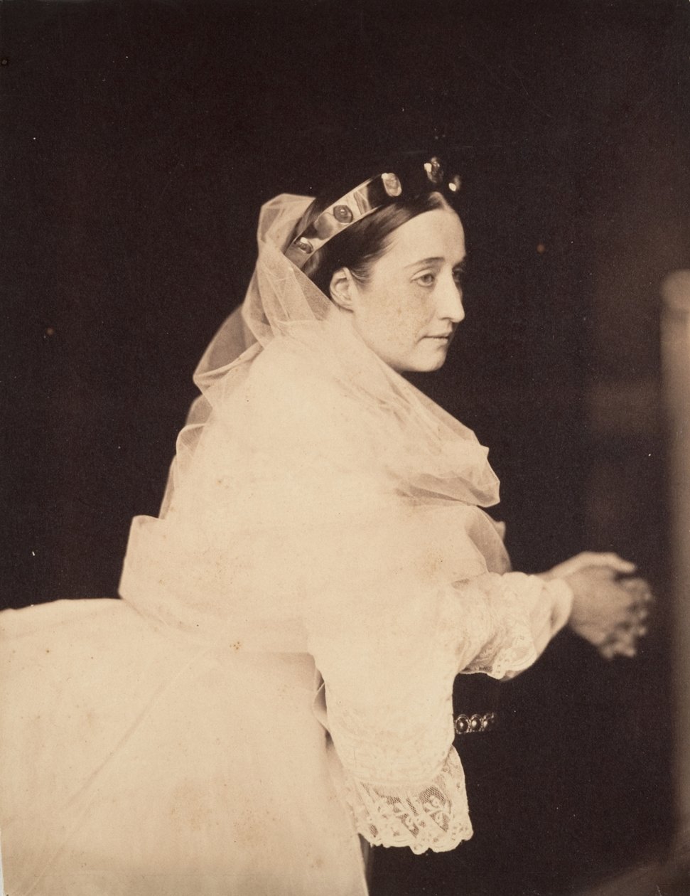 Keiserinne Eugenie ved bønn, 1856. av Gustave Le Gray