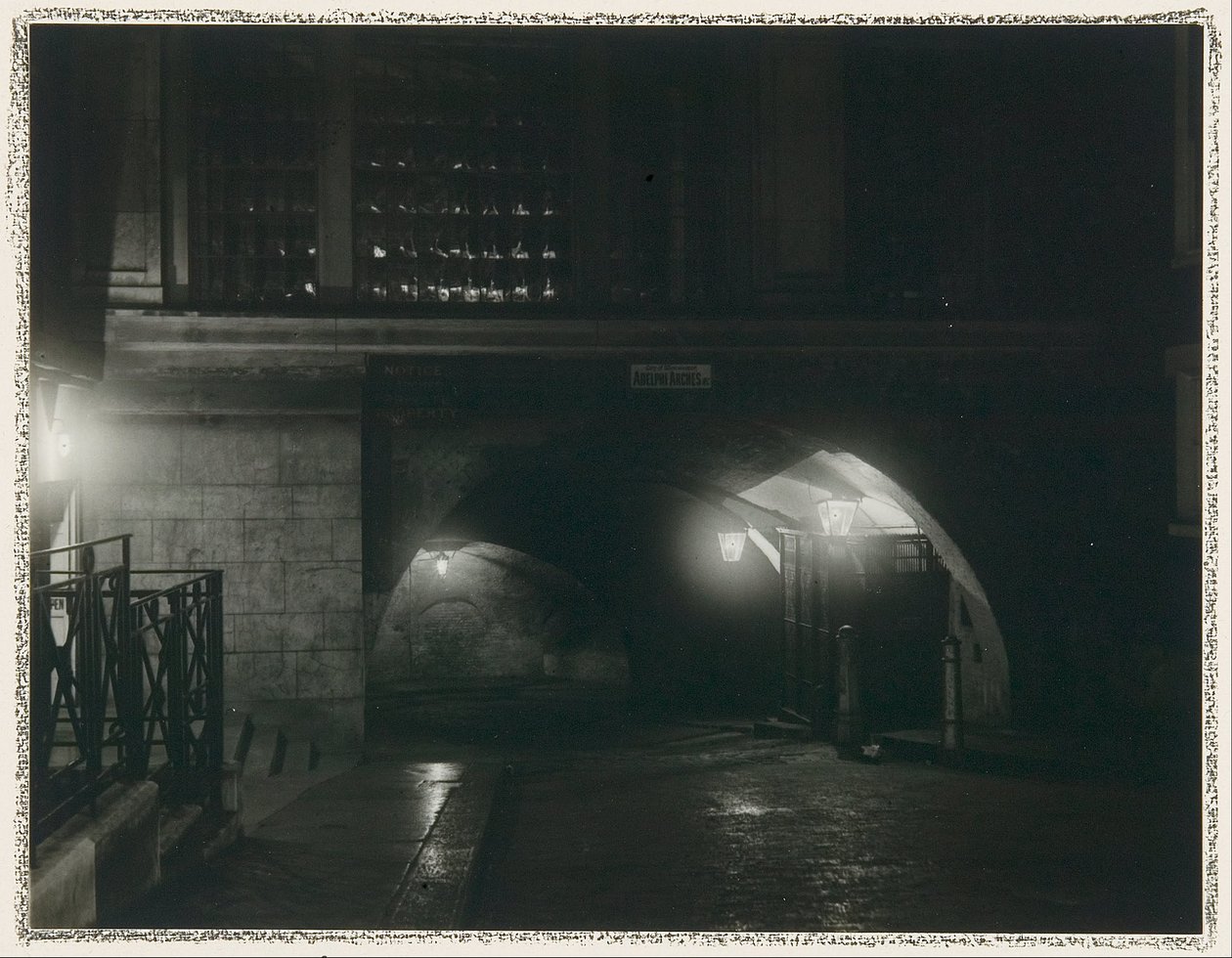 Adelphi -buene av Gwendolyn Morris