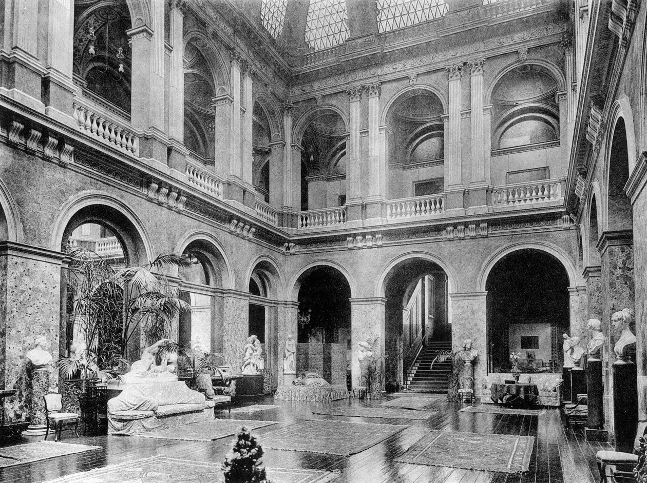 The Great Hall, Bridgewater House, 1908. av HN King