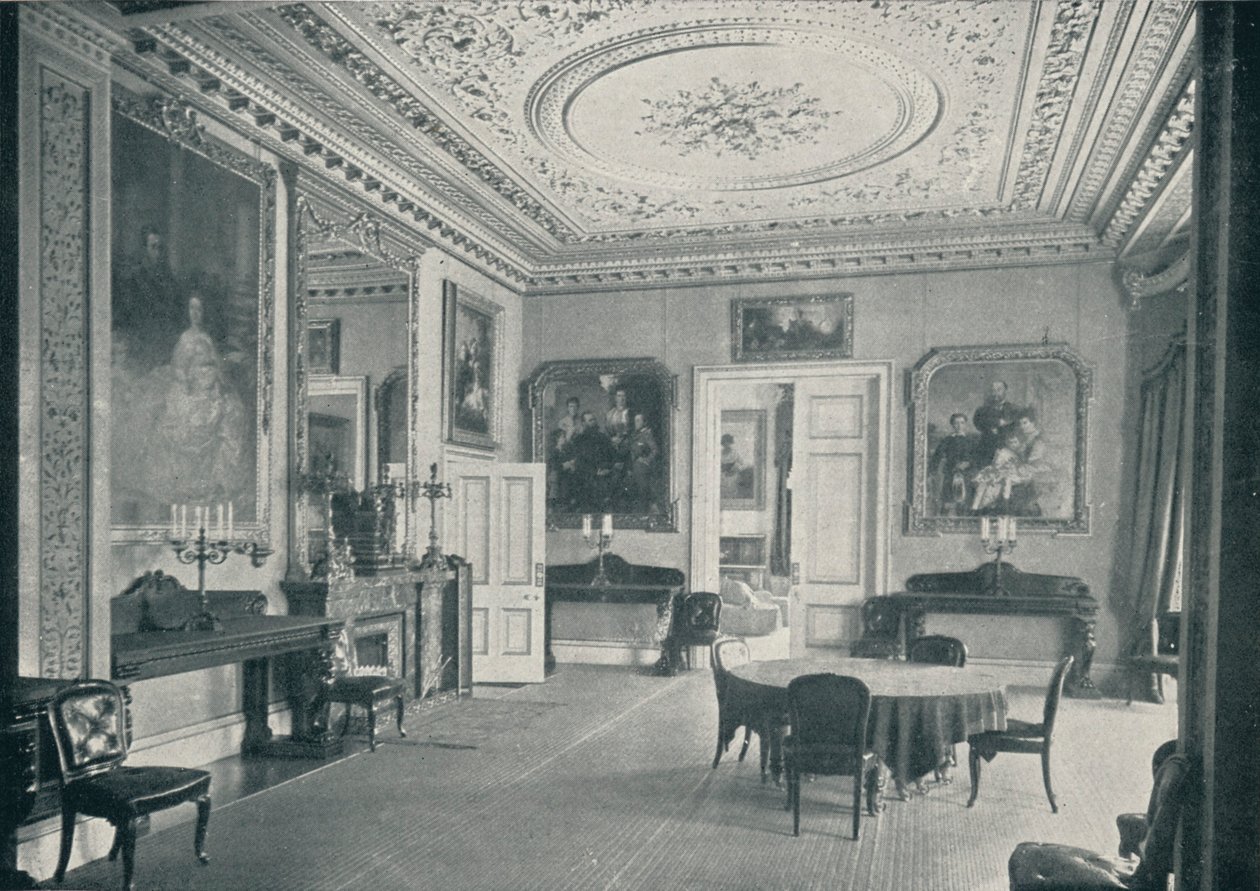 The Queens Dining Room på Osborne House, c1899, 1901 av HN King