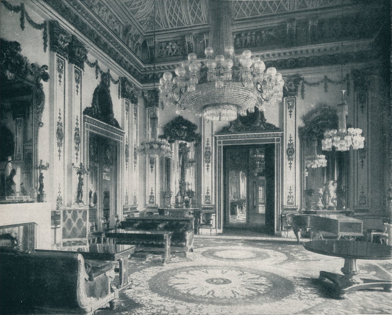 The White Drawing-Room på Buckingham Palace, c1899, 1901 av HN King