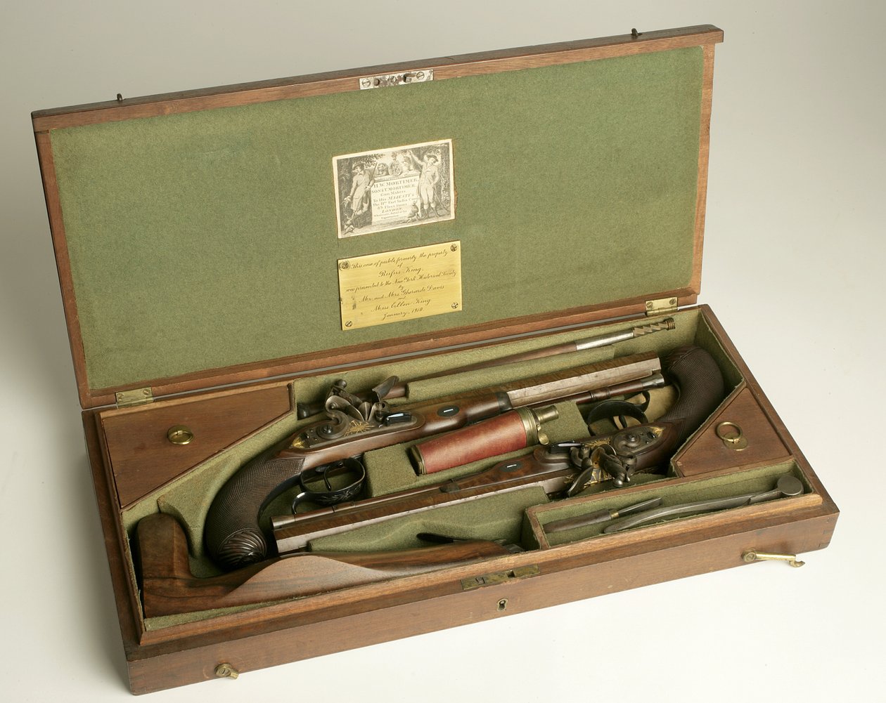 Et par Flintlock-duellpistoler med koffert og tilbehør, ca. 1780-1800 (blandet media) av H.W. Mortimer and Sons