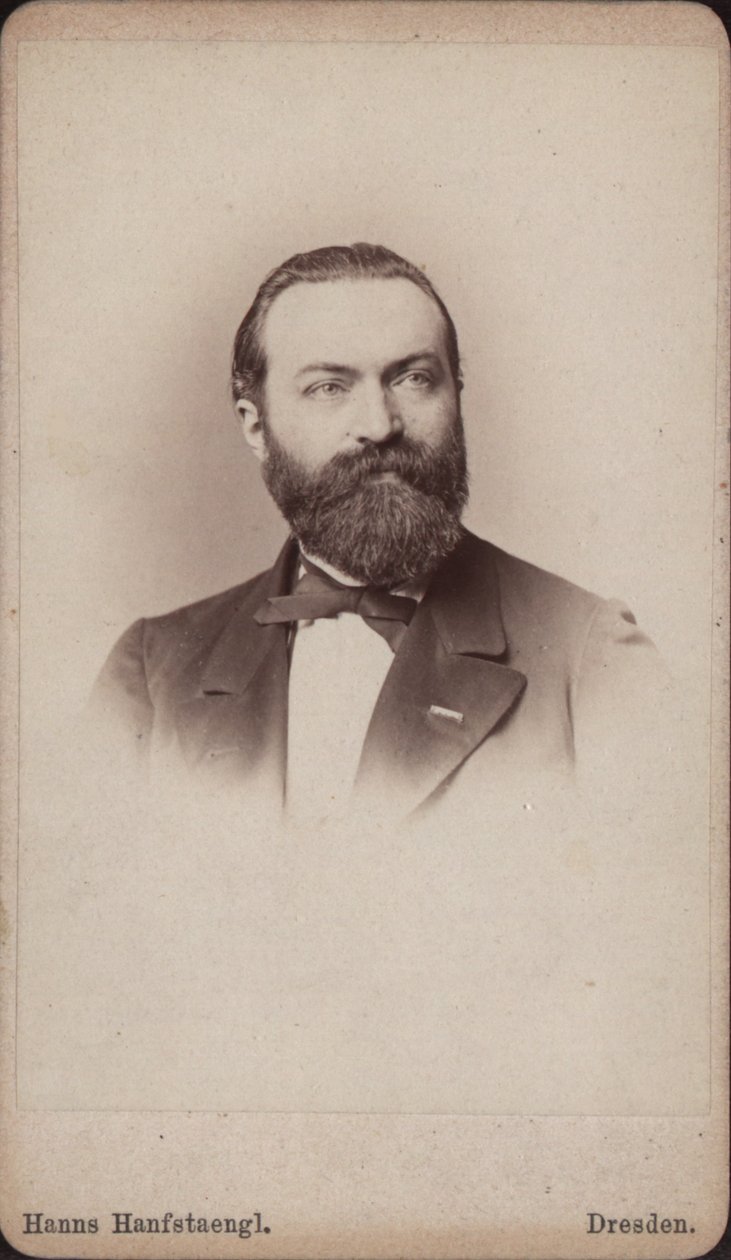Portrett av cellisten og komponisten Friedrich Grützmacher 1832-1903, ca 1865. av Hanns Hanfstaengl