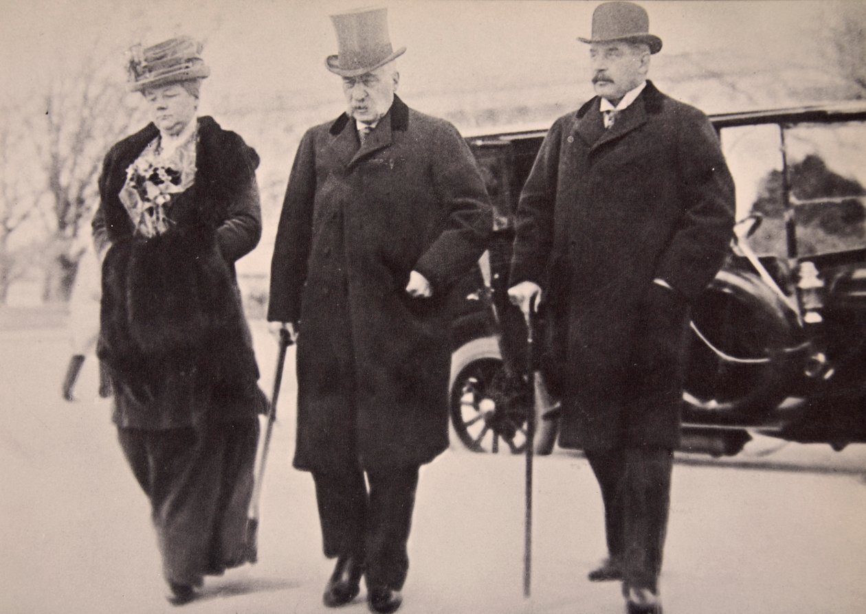 John Pierpont Morgan med sønnen og datteren deltar på Money Trust Investigation (sepia-bilde) av Harris & Ewing