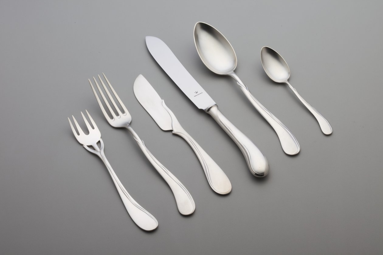 Seks stykker "Tulipan" bestikk: 1 bordkniv av Heinrich Vogeler