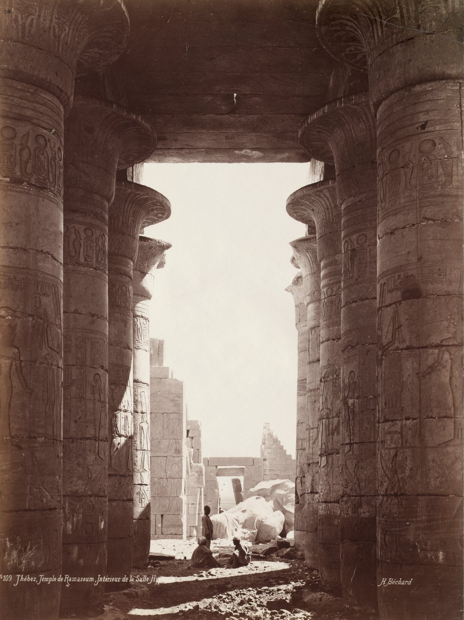 Theben, Temple of the Ramesseum, Interiør i Hypostyle Hall av Henri Béchard