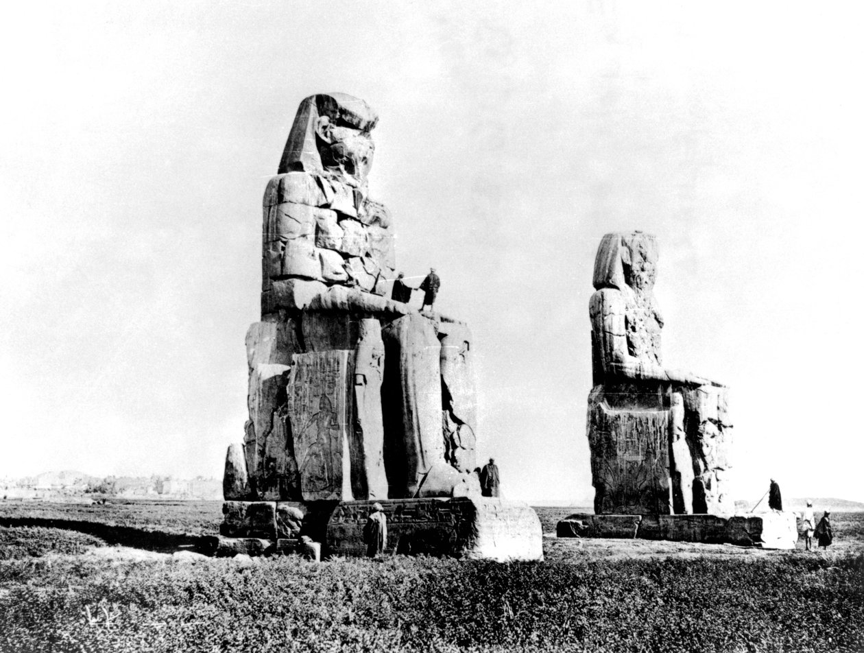 Kolossene av Memnon, Theben, Nubia, Egypt, 1887 av Georges Henri Bechard