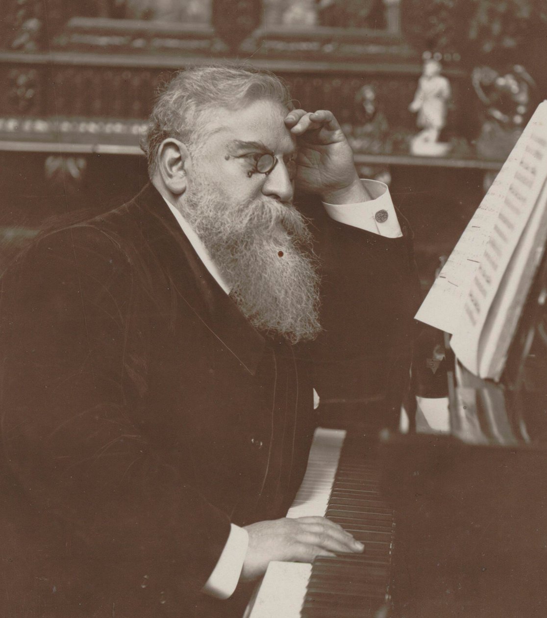 Portrett av komponisten Raoul Pugno 1852-1914, ca. 1910. av Henri Manuel