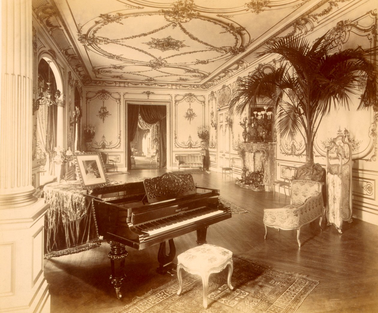 Ballroom på 17 Grosvenor Place, London, 1890. av Henry Bedford Lemere