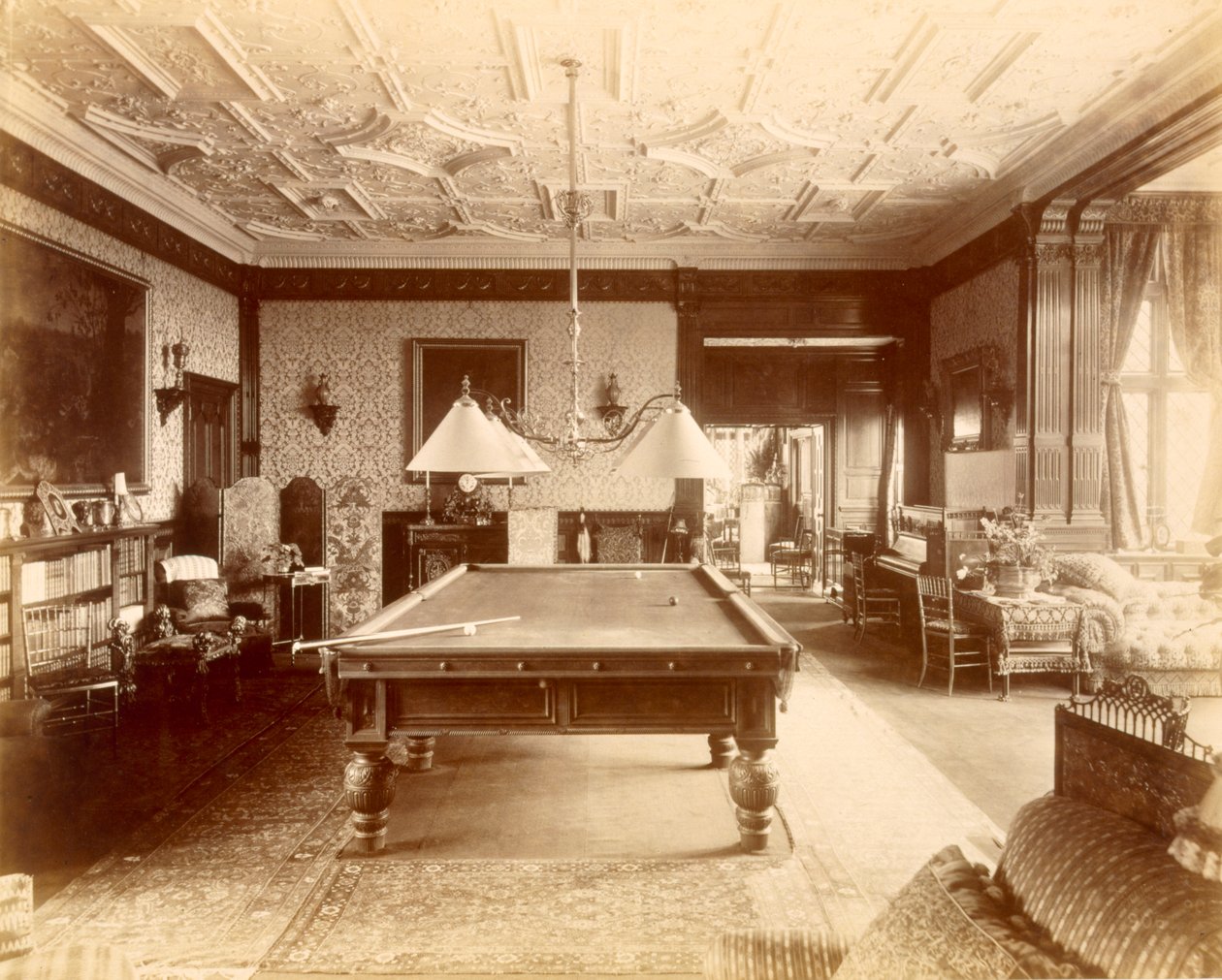 Biljardrommet på Ascott House, Buckinghamshire av Henry Bedford Lemere