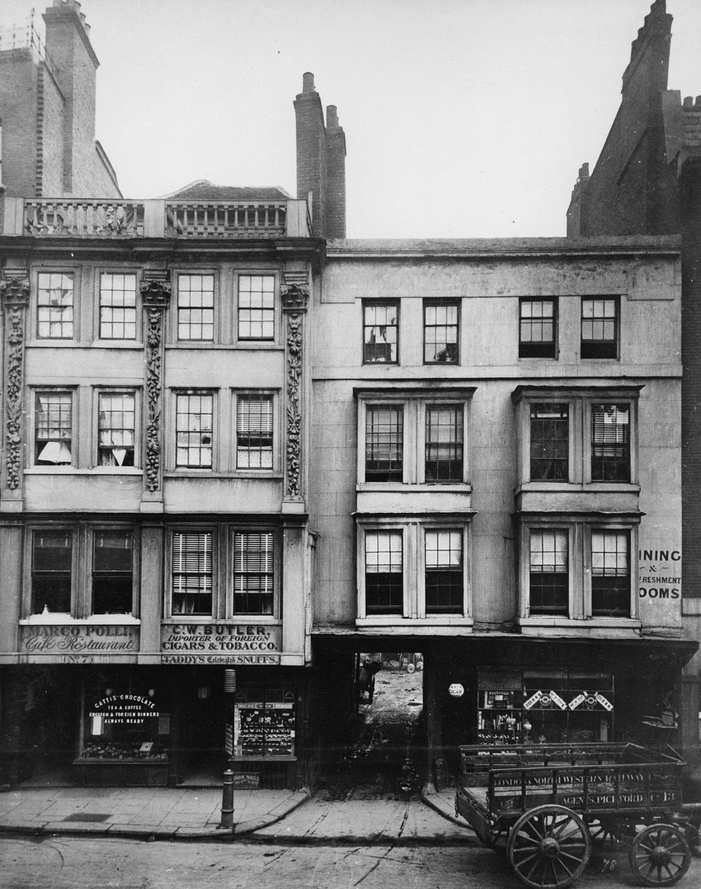 Aldgate, rester av det gamle Saracen