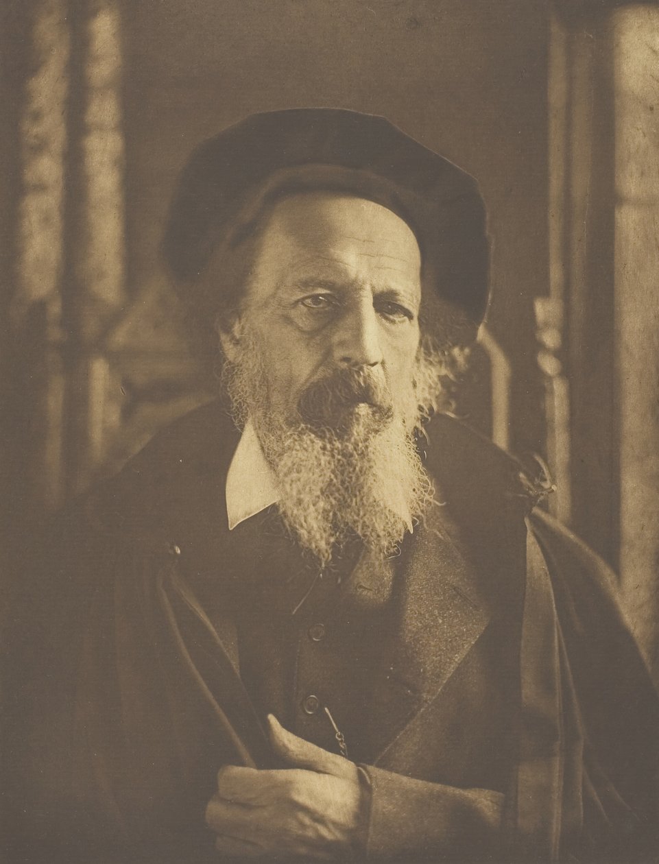 Alfred, Lord Tennyson, 1888, printed c. 1893.    1170122   no       norwegian Successfully Translated  Original: Desk Album: Flower and Bird Paintings (mallow flowers) Translat: Desk Album: Flower and Bird Paintings (mallow flowers) 1306846 no norwegian Su av Henry Herschel Hay Cameron