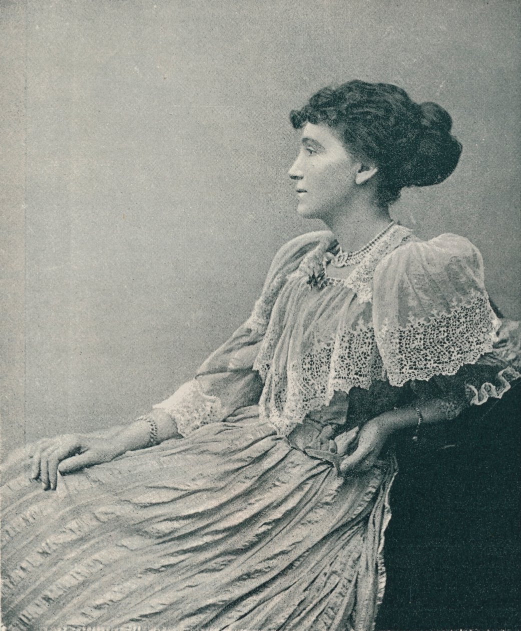 Fru Hugh E. H. Hoare, c1893 av Henry Herschel Hay Cameron