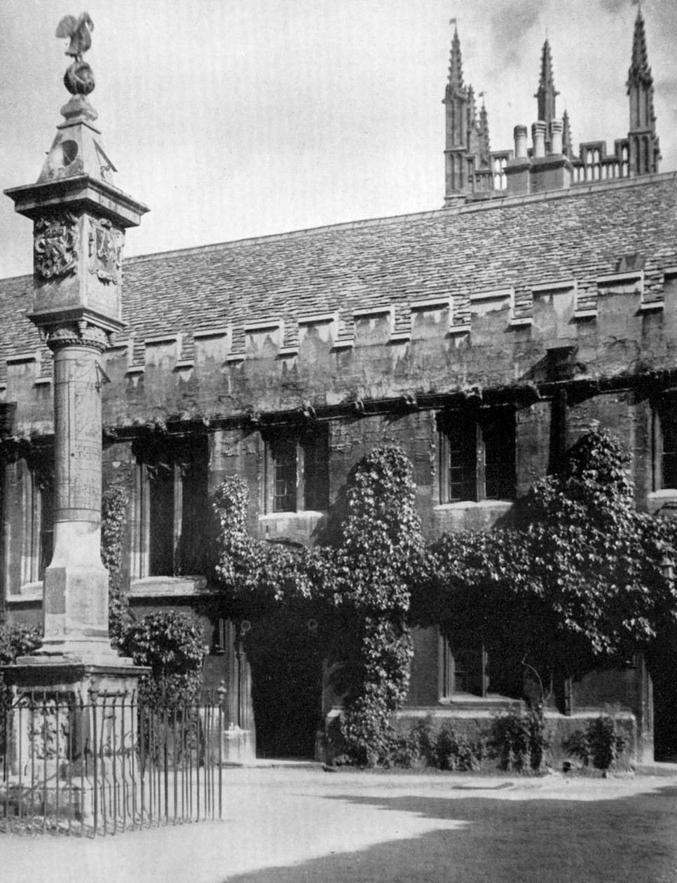 Solur, Corpus Christi College, Oxford, Oxfordshire, 1924-1926 av Herbert Felton