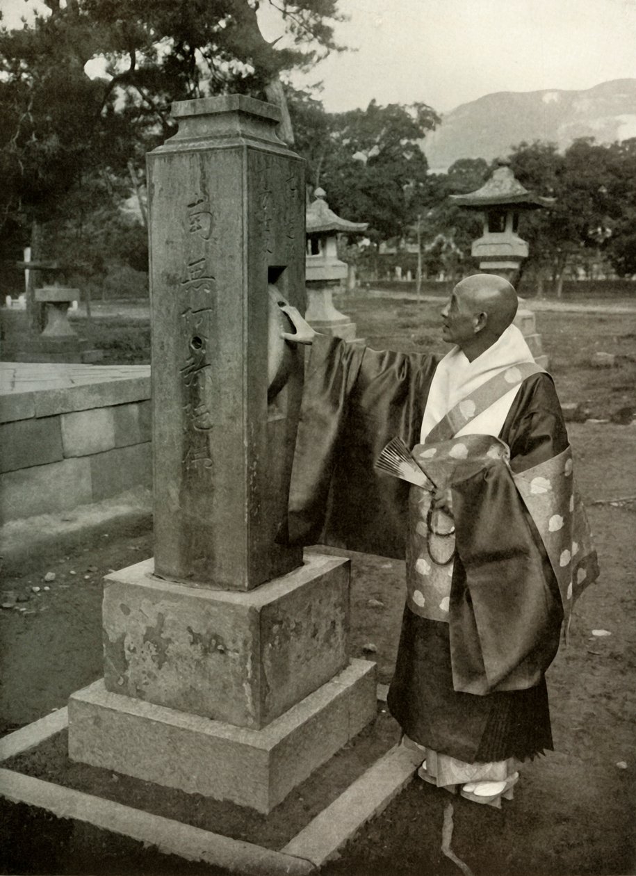 En buddhistisk prest og bønnhjul, 1910. av Herbert Ponting