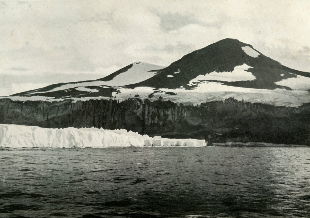Cape Crozier: The End of the Great Ice Barrier, c19101913, 1913 av Herbert Ponting
