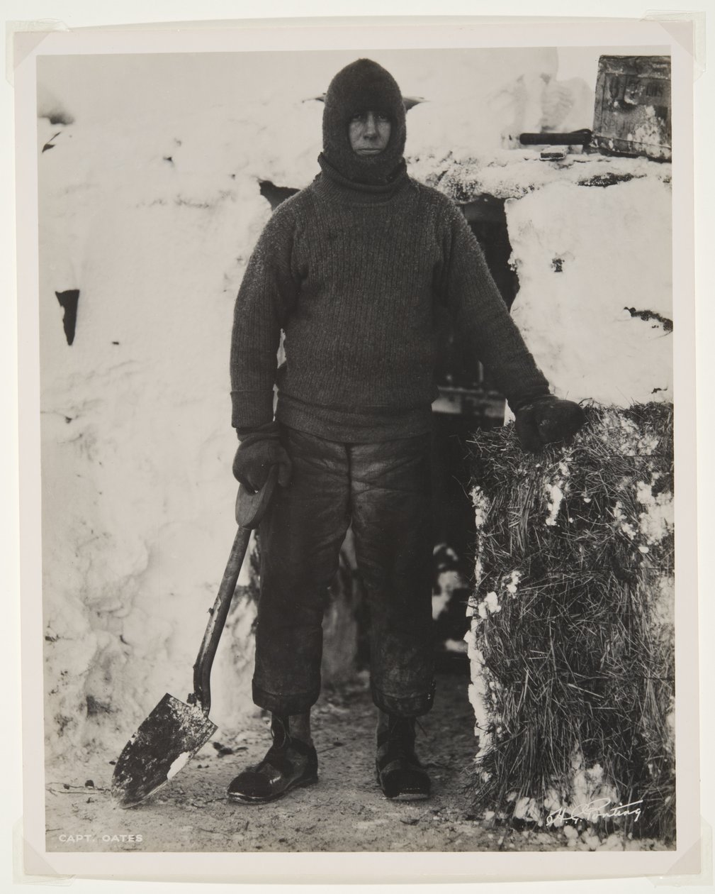 Kaptein Oates under Terra Nova-ekspedisjonen (1910-13) til Sydpolen (bromidtrykk) av Herbert Ponting