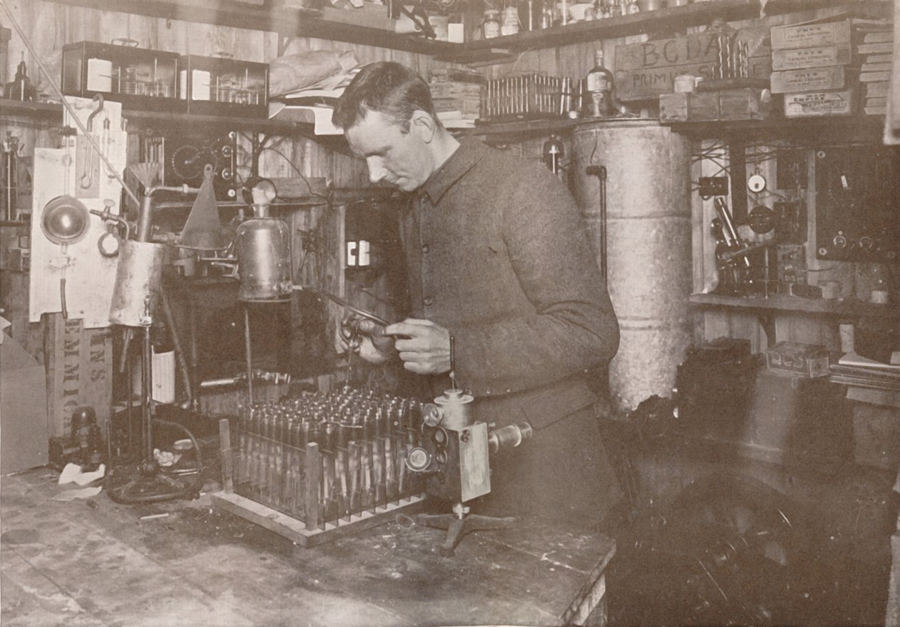 Dr. Simpson i sitt laboratorium, 21. desember 1911, 1913 av Herbert Ponting