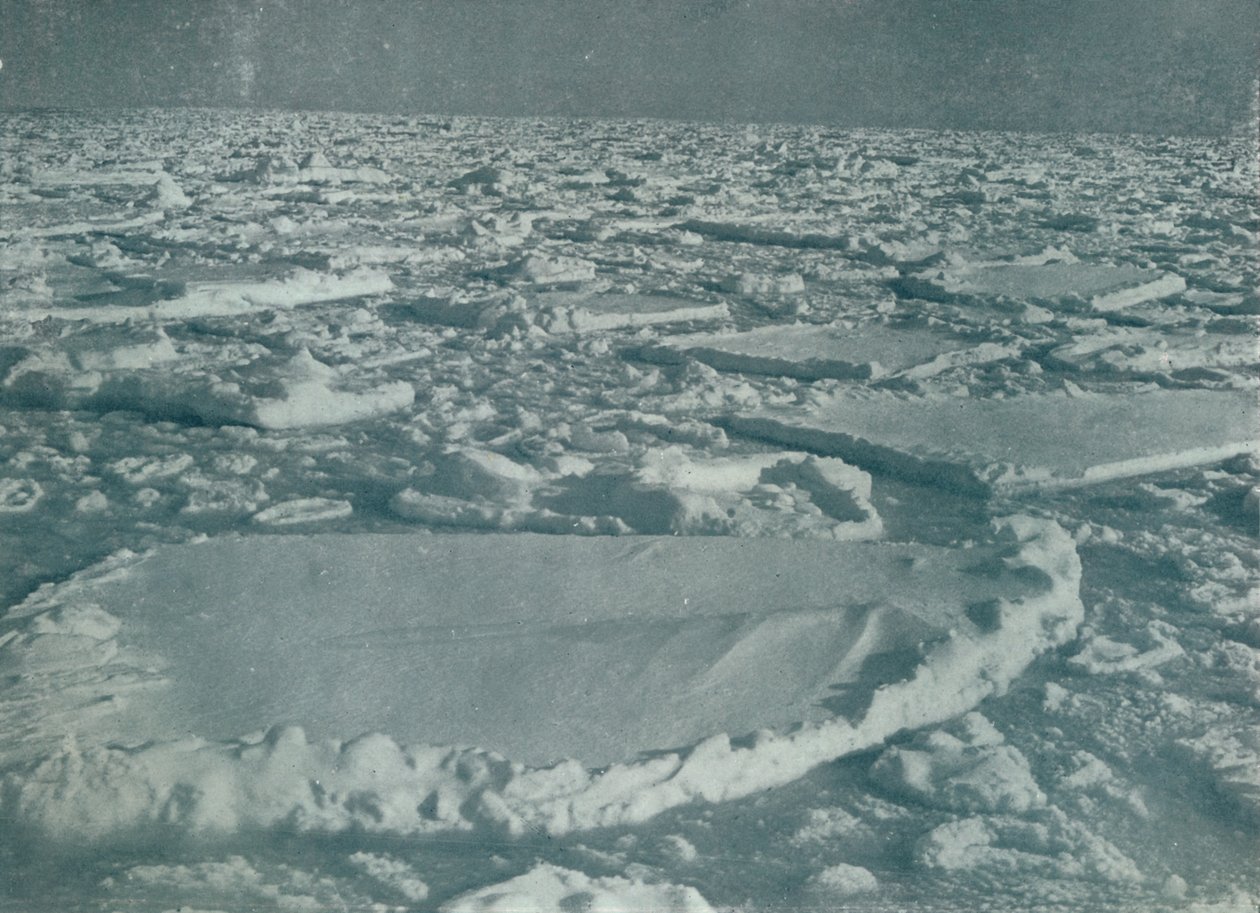 Tung pakke der skipet ble holdt opp, 1912, 1913 av Herbert Ponting