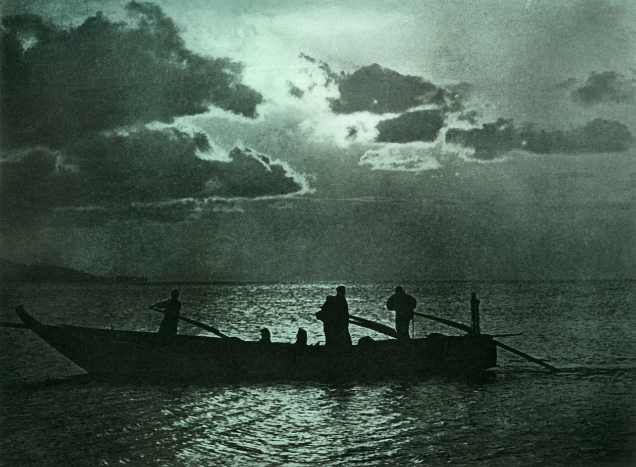 Moonlight at Shizu-Ura, 1910. av Herbert Ponting