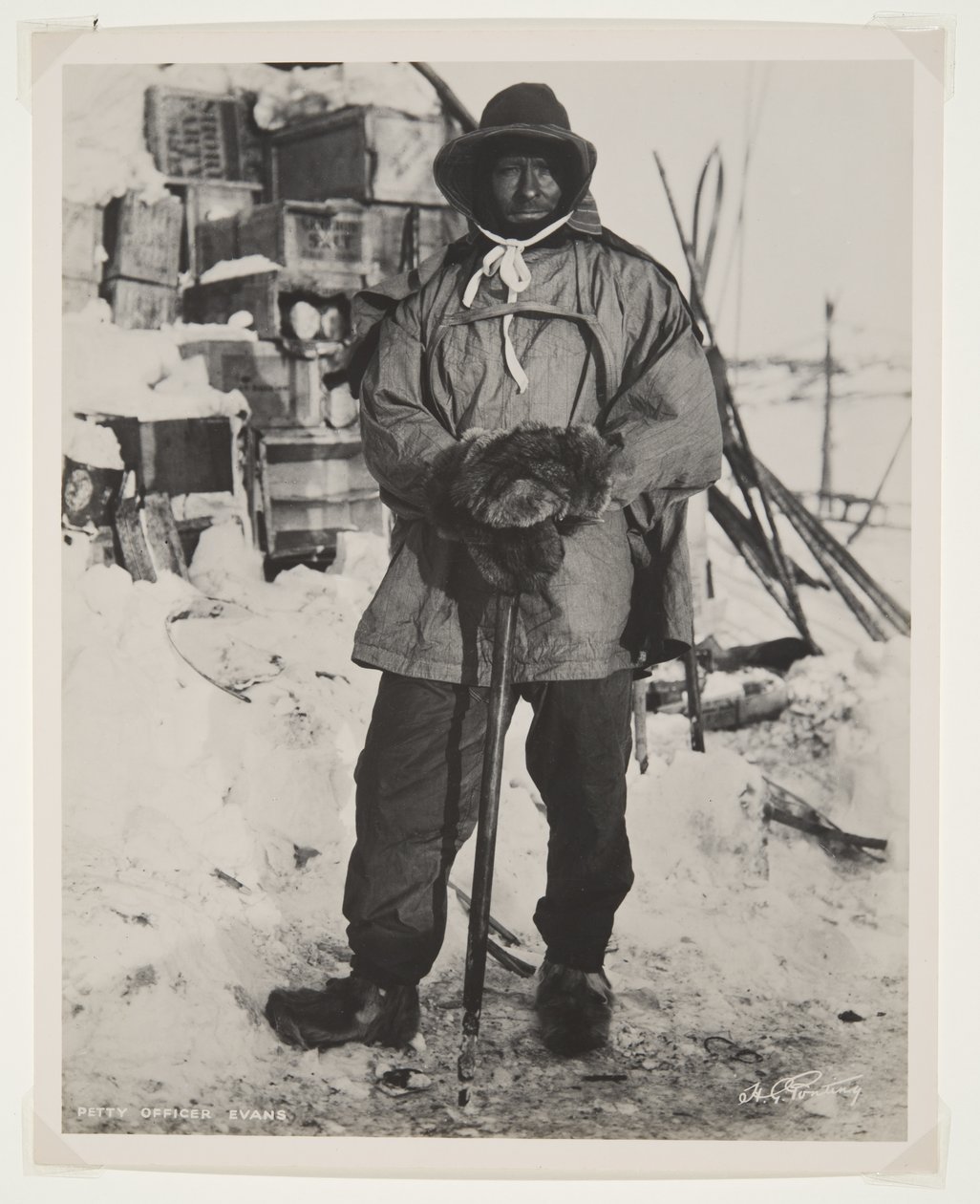 Underoffiser Evans under Terra Nova-ekspedisjonen (1910-13) til Sydpolen (bromidtrykk) av Herbert Ponting