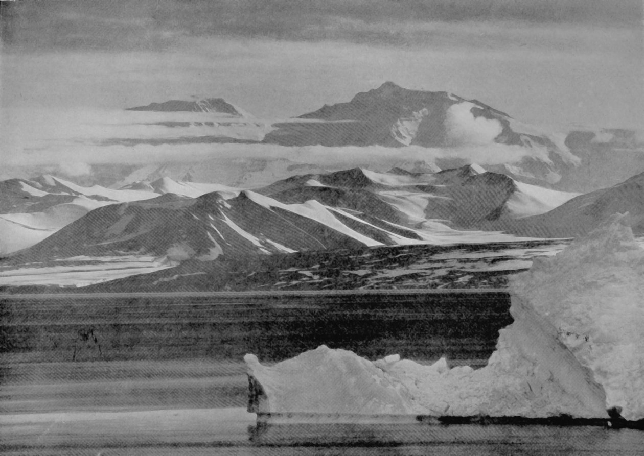 Telefotografi av Mount Lister Scarp, 10. februar 1911, 1913 av Herbert Ponting