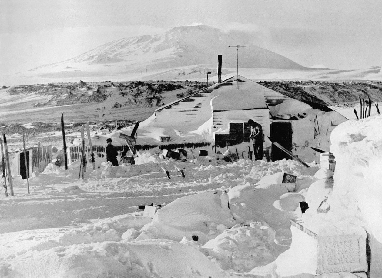 The Hut After The Winter, c1911, 1913 av Herbert Ponting