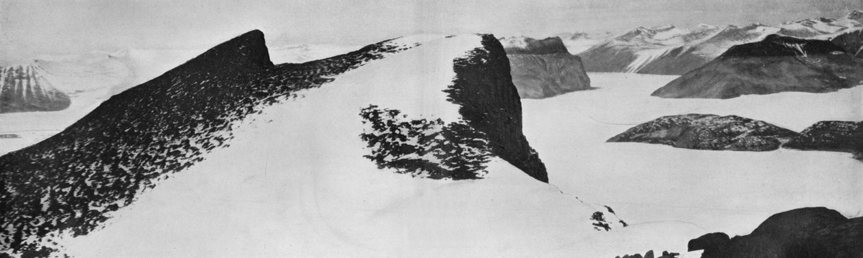 The Top of Mount Suess, Looking South, c1911, 1913. av Herbert Ponting