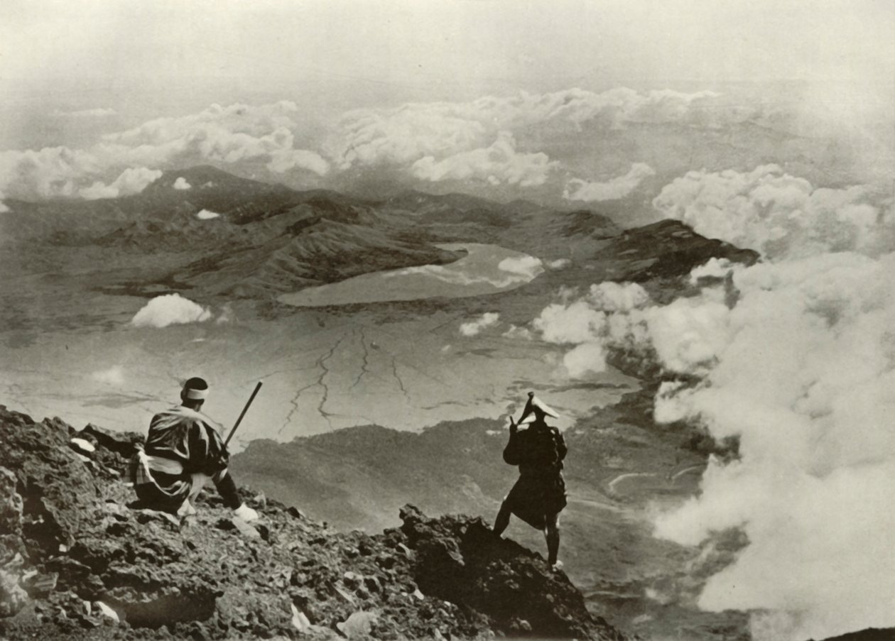 Two Miles Above the Clouds, 1910. av Herbert Ponting