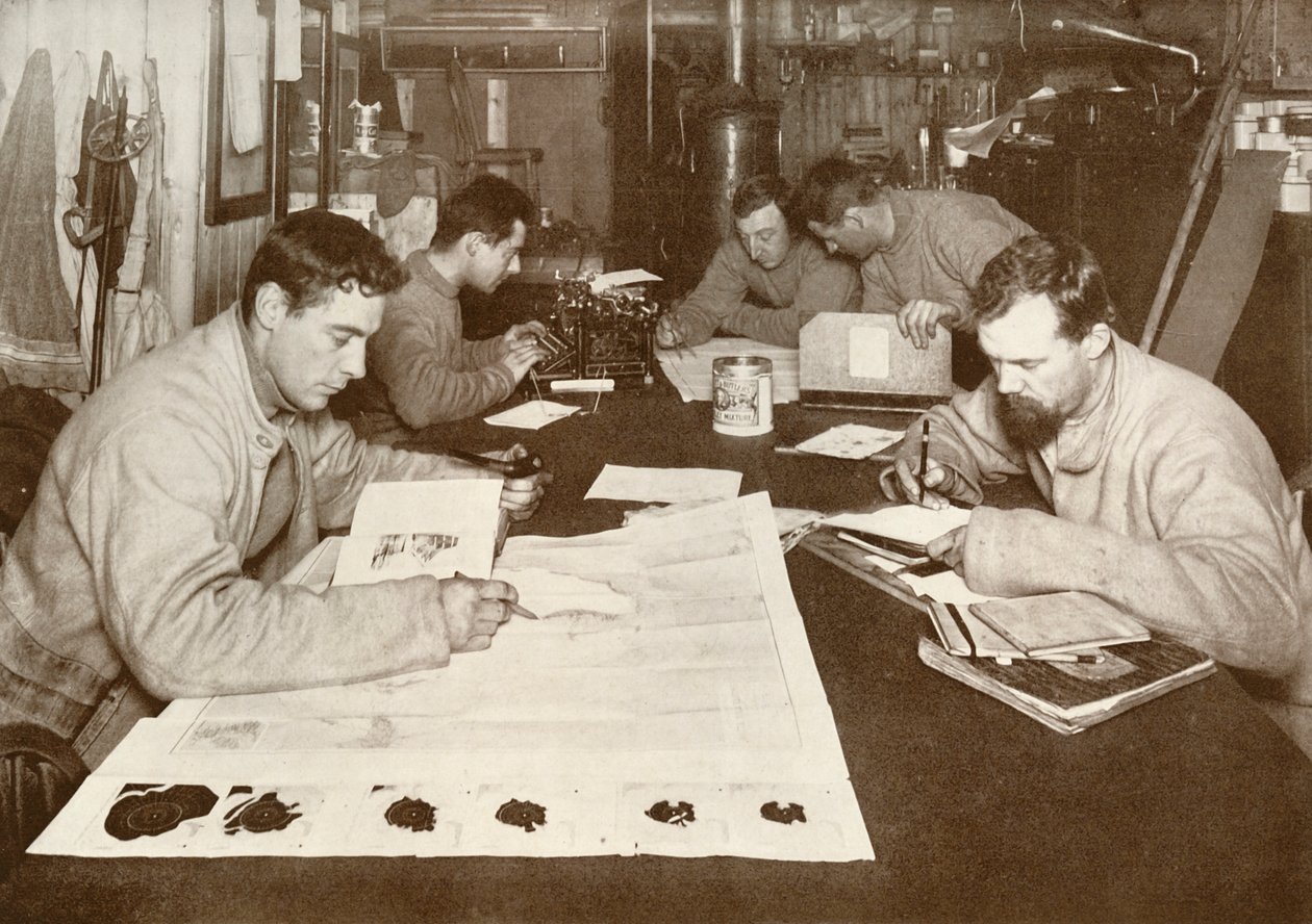 Vinterarbeid fra venstre til høyre - Debenham, Cherry-Garrard, Bowers, Evans, Taylor, c1911, 1913 av Herbert Ponting
