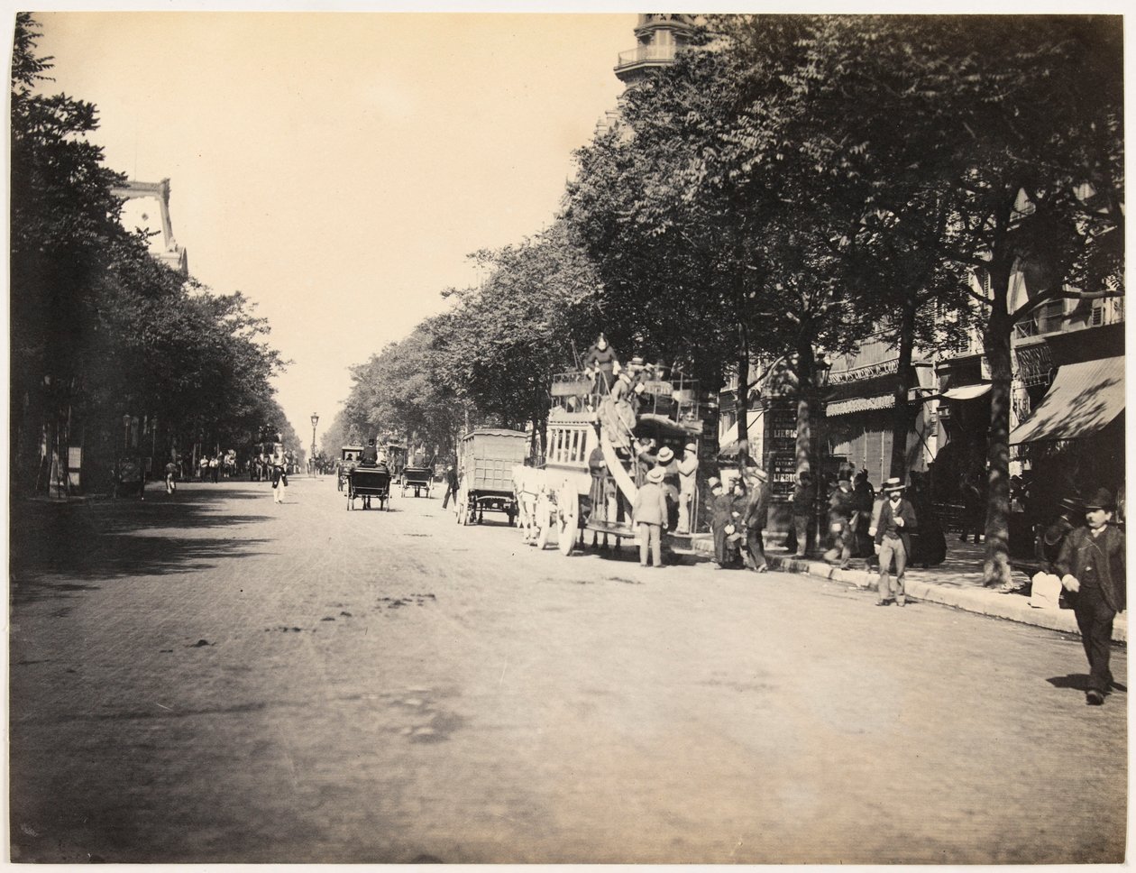 Omnibus på en boulevard i Paris, ca. 1890 (s/hvitt-bilde) av Hippolyte Blancard