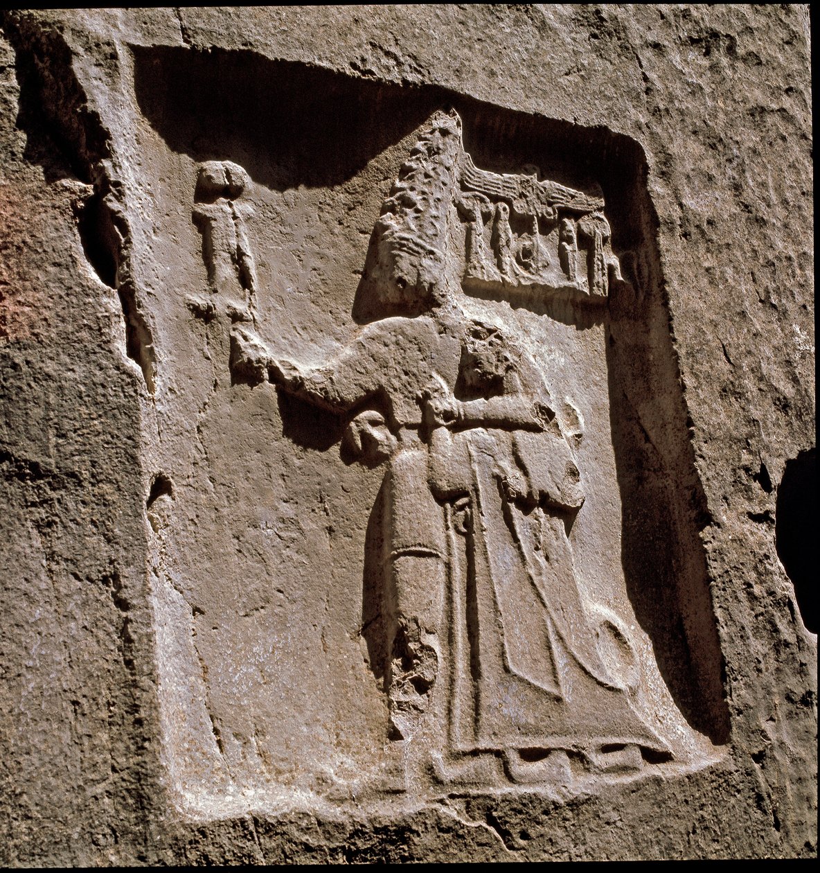 Kong Tudhaliya beskytter av en guddommelig (Lavrelieff. rundt 1250-1220 f.Kr.) av Hittite