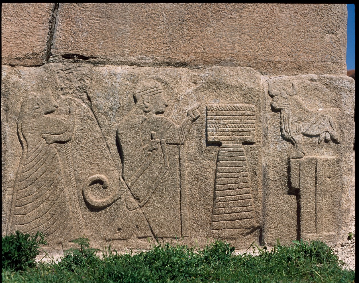 Utsikt over bunnen av relieffer av Sfinxens port av Hittite Hittite