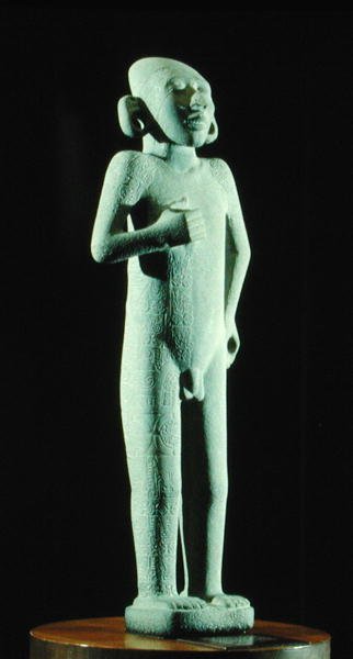 The Young Man of Tamuin, sen postklassisk periode (1300-1521) (stein) (se også 207852) av Huaxtec Huaxtec