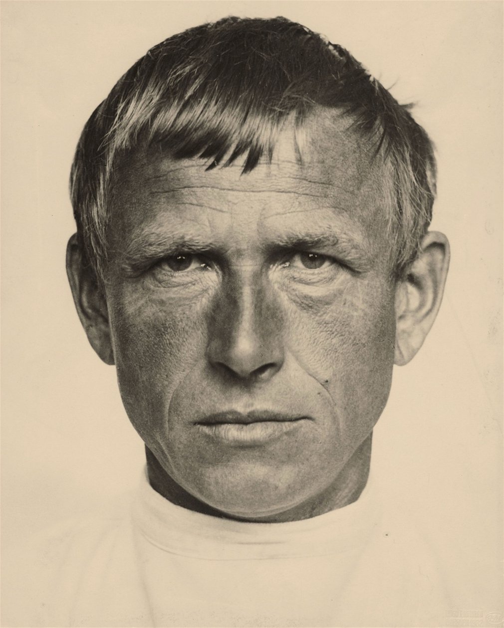 Portrett av kunstneren Otto Dix 1891-1969, ca 1933. av Hugo Erfurth