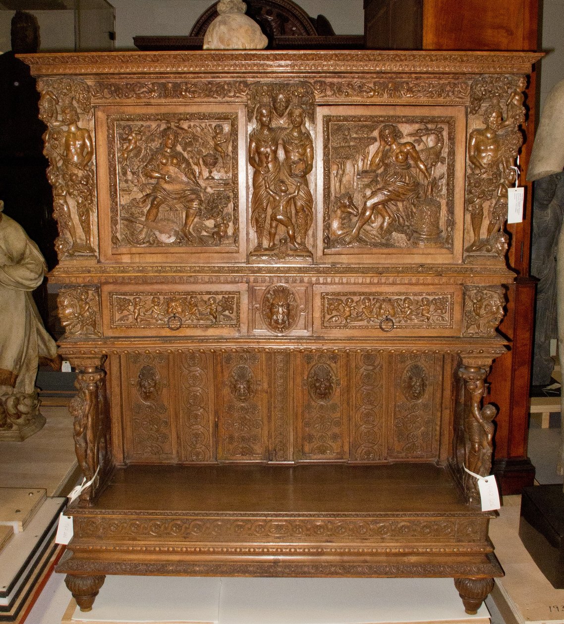 Dressoir, midten av 1500-tallet. av Hugues Sambin