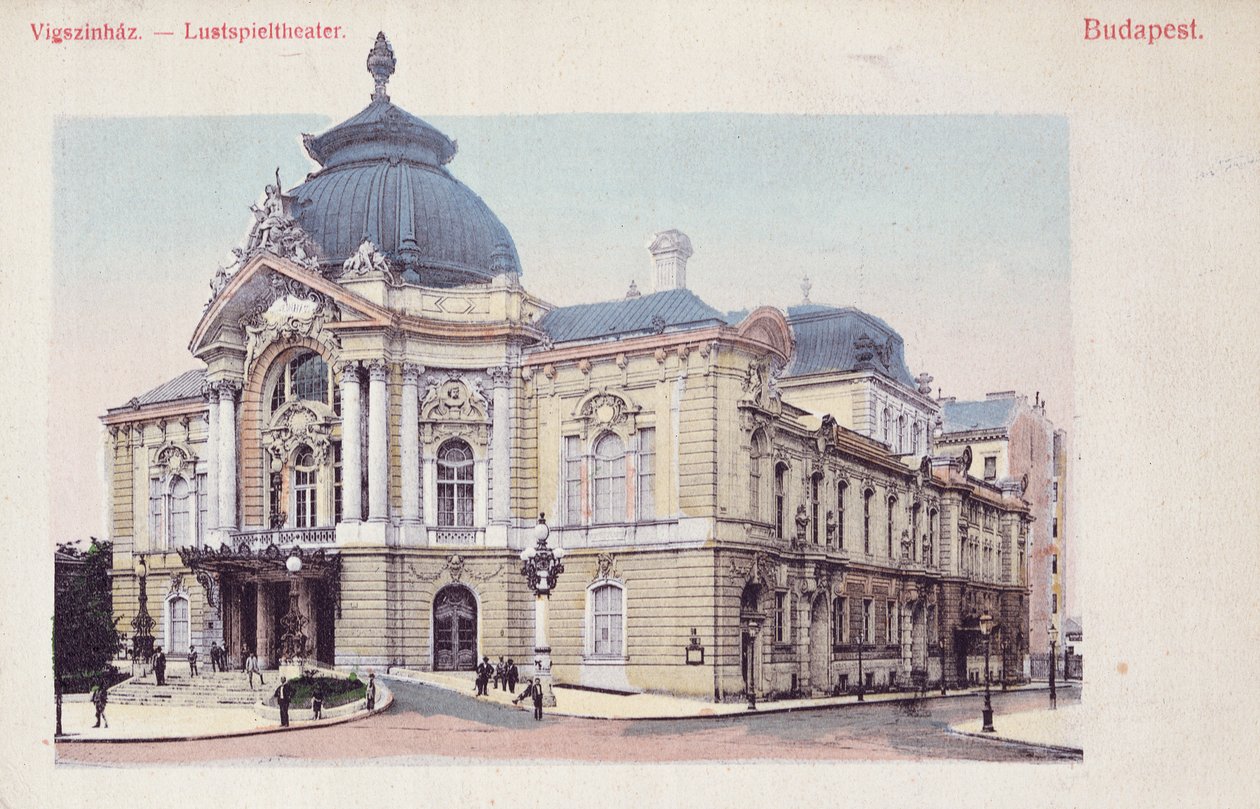 Postkort som viser Vigszinhaz (komedieteater) på Grand Boulevard i Budapest, ca. 1900 (etter et fargebilde) av Hungarian School