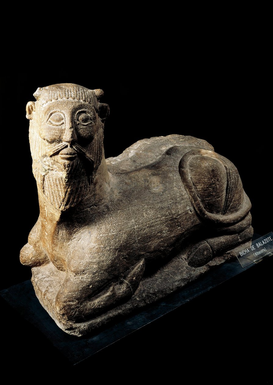 Iberisk kunst: "Bicha de Balnitrogen", en okse med et menneskehode. Steinskulptur fra Albacete, Spania. 5. århundre f.Kr. Musee National d